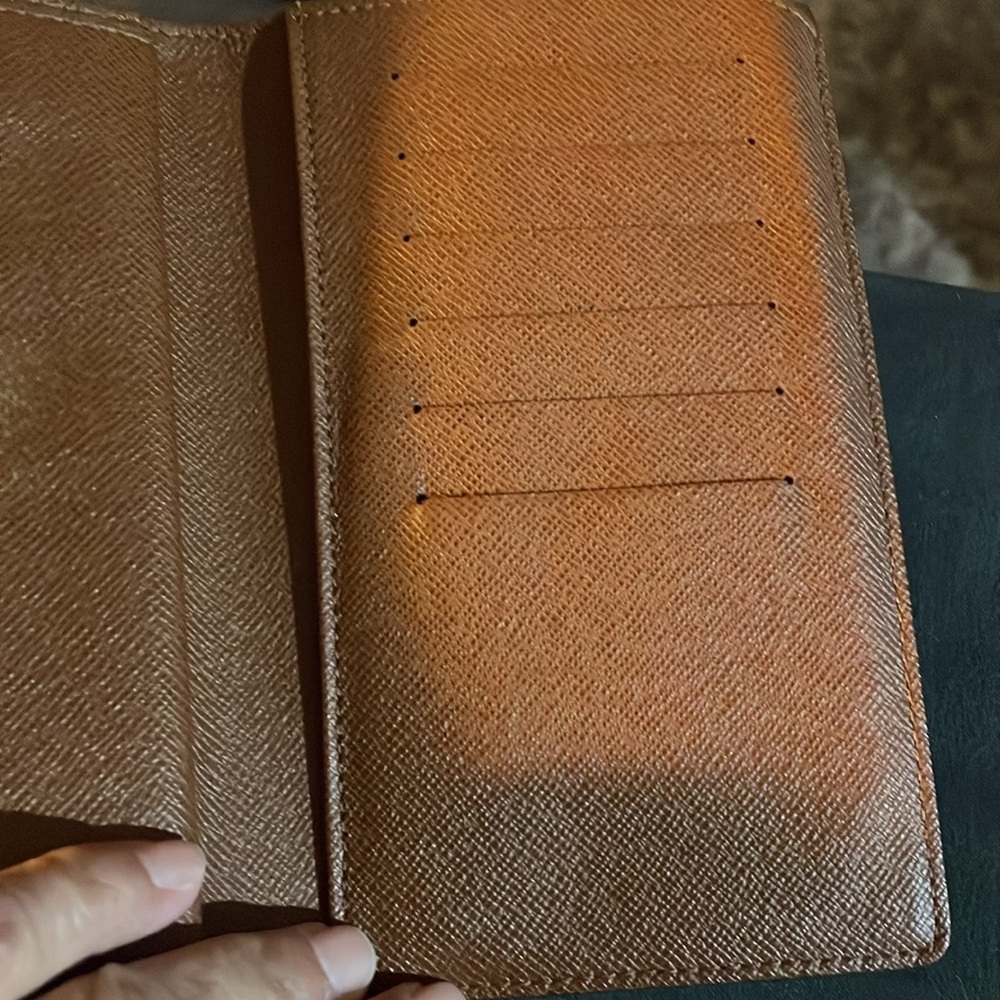 Louis Vuitton trifold passport wallet in monogram - Picture 8 of 11